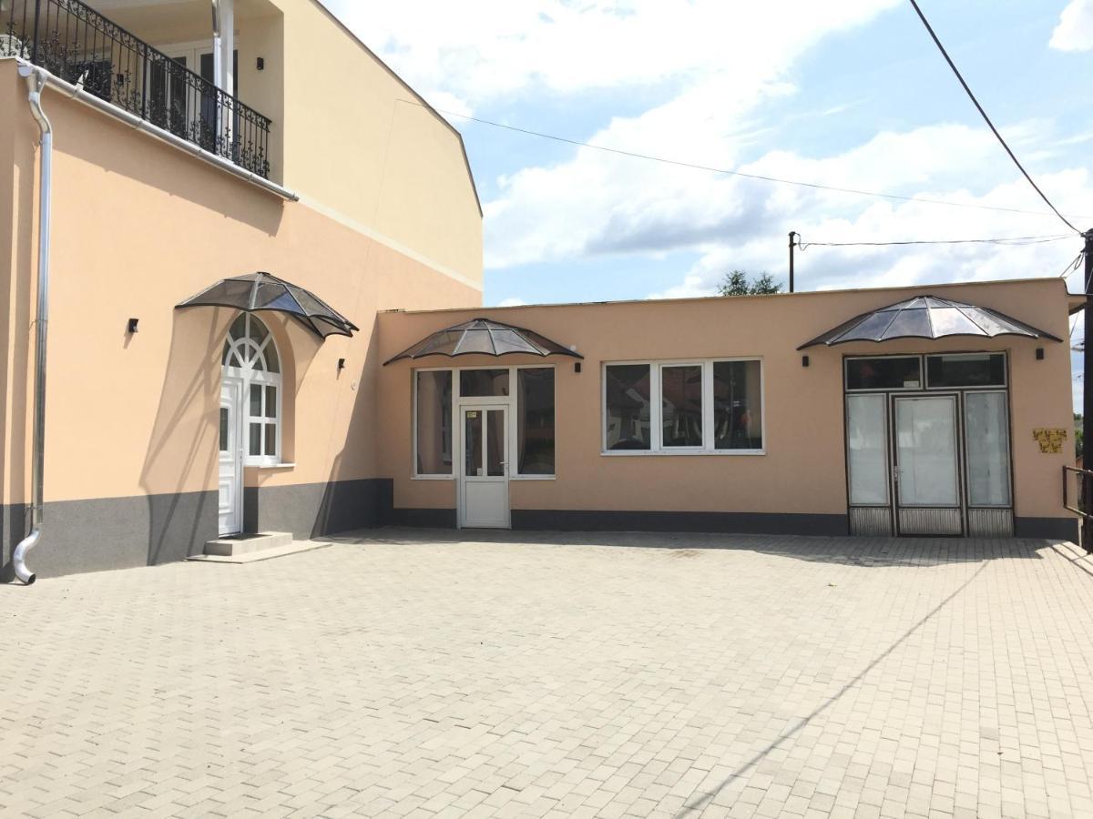 Patavar Panzio Etterem Gyongyospata Экстерьер фото