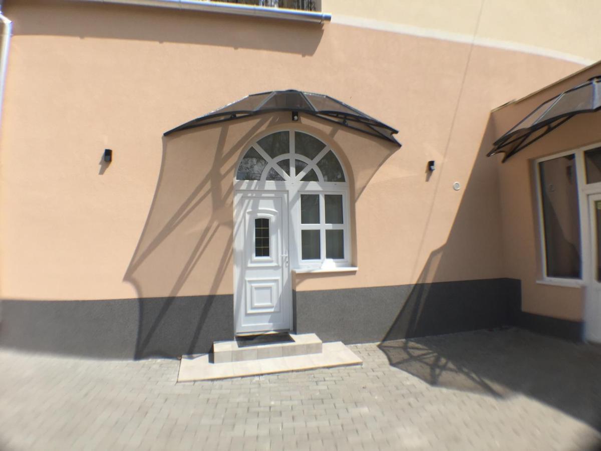 Patavar Panzio Etterem Gyongyospata Экстерьер фото